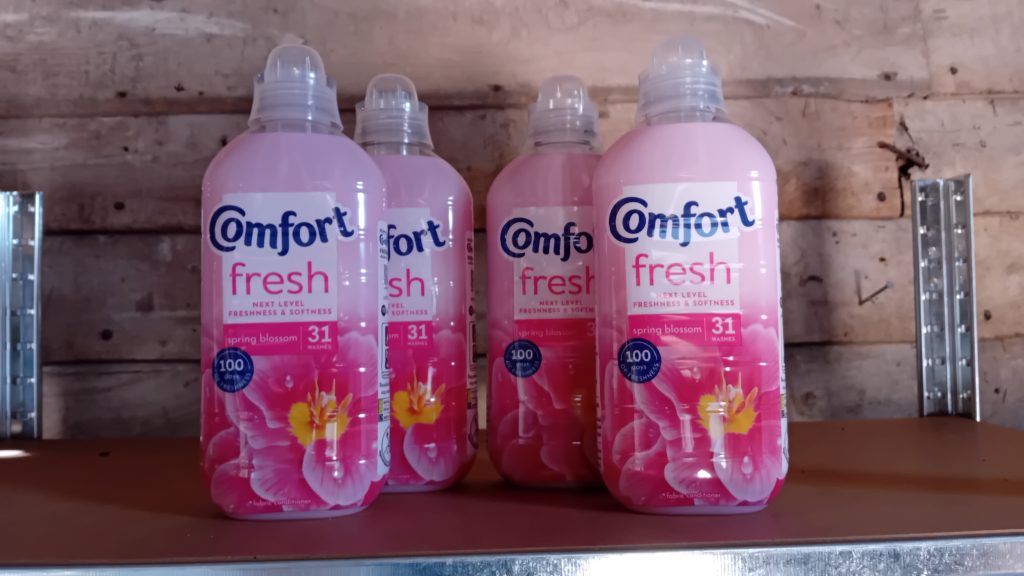 Comfort Fabric Conditioner, Spring Blossom 31 Washes 930ml